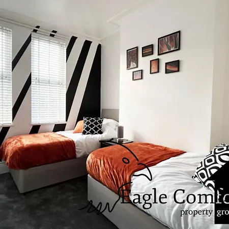 5 Bedroom House-20 Percent Off Monthly *